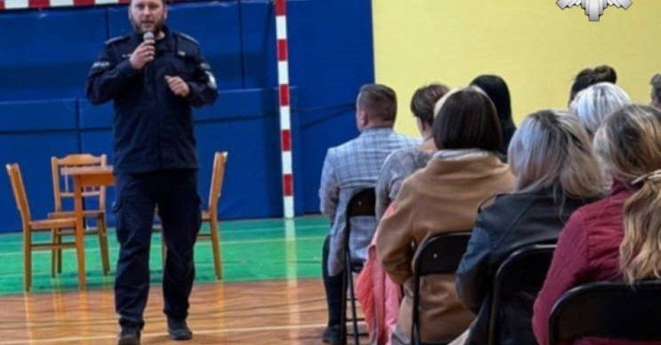 zdjęcie: Policjanci uczulili rodziców w Wilczej na bezpieczeństwo dzieci / fot. KMP w Gliwicach
