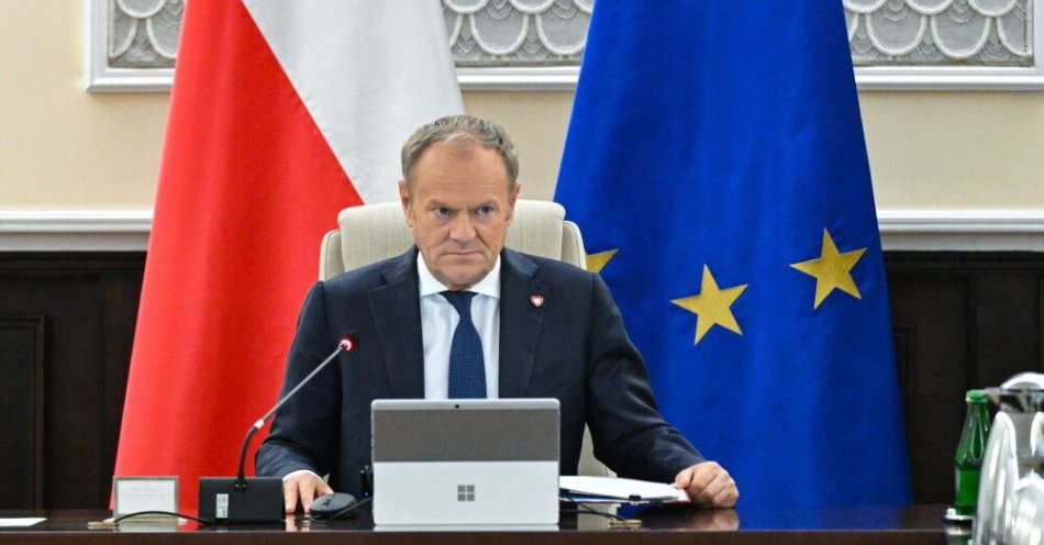 zdjęcie: Tusk o stanowisku Orbana wobec Ukrainy: nic dziwnego, że w Budapeszcie azyl znaleźli Ziobro i Romanowski / Warszawa, 19.11.2025. Premier Donald Tusk na posiedzeniu rządu w KPRM w Warszawie, 19 bm. Rada Ministrów zajmie się m.in. projektem nowelizacji ustawy o Funduszu Medycznym. (mr) PAP/Radek Pietruszka