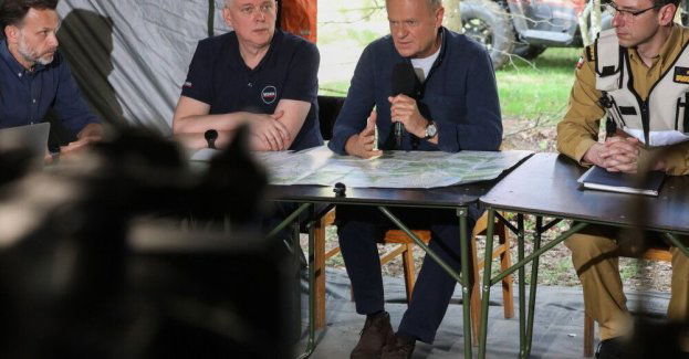 Trwa gaszenie pożaru w Biebrzańskim Parku Narodowym; Tusk w związku z suszą apeluje o ostrożność