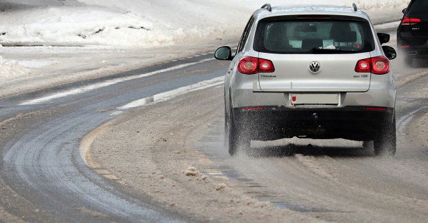 W kalendarzu jesień, a na drodze…ślisko, śnieg – zima w pełni