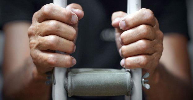 Skazany za pedofilię odpowie za niestosowanie się do środków zabezpieczających