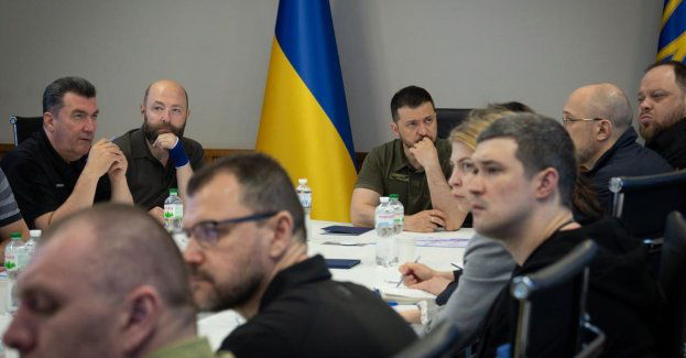 Setki tysięcy ludzi pozbawione dostępu do wody pitnej na skutek wysadzenia tamy w Nowej Kachowce