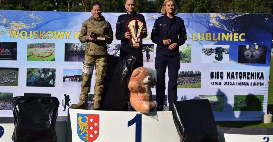 zdjęcie: Julia Duda z Rawicza rządzi na trasach biegowych / fot. KPP Rawicz