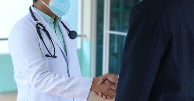 Rozpoczął się proces w sprawie korupcji lekarzy i zabiegów wykonywanych szybciej za darowizny