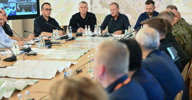 Premier zapowiada roczne umorzenie kredytów powodzian. nie wyklucza cen urzędowych na produkty