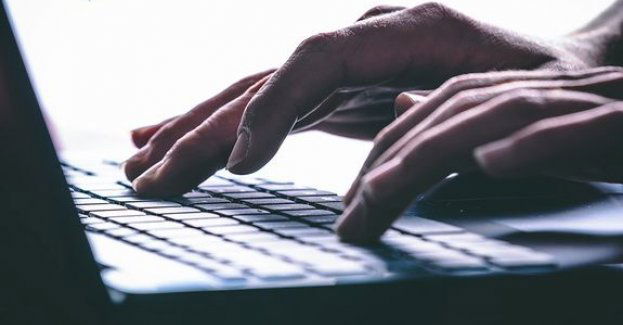 Czas promocji i wyprzedaży. Uwaga na cyberoszustów!