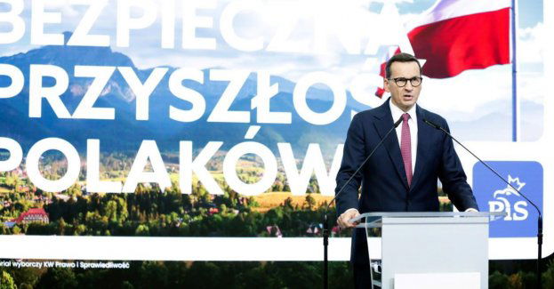 Nawet sądy III RP przyznały, że pakt migracyjny zawiera przymusową relokację nielegalnych imigrantów