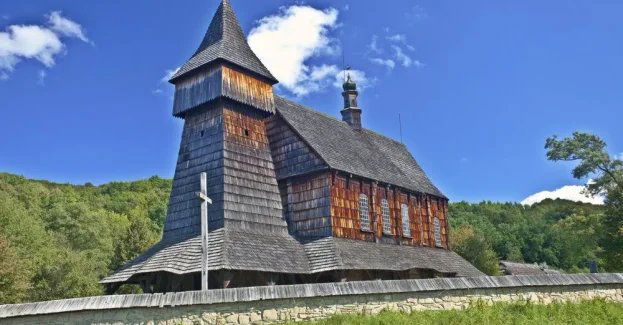Podkarpackie: pożar w skansenie w Sanoku; spłonął kościół pw. św. Mikołaja z 1667 r.