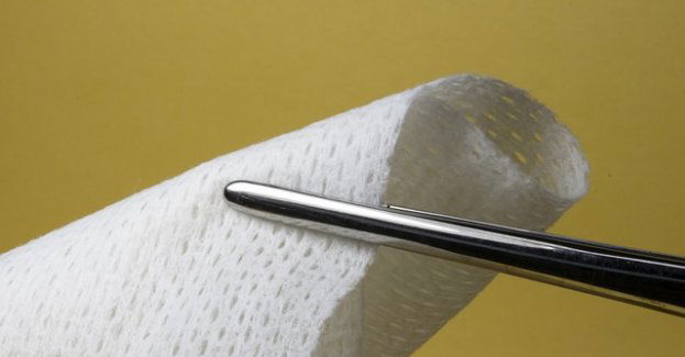 Podczas interwencji napastnik zranił policjanta nożem w rękę