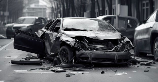 Uciekając przed policją doprowadził do czołowego zderzenia, jedna osoba ranna
