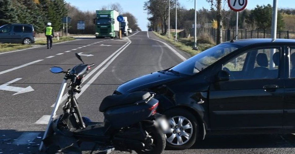 zdjęcie: Kolizja na DK12 w Janowie: motorowerzystka trafiła do szpitala / fot. KMP Chełm