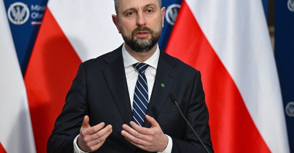 zdjęcie: Szef MON: będziemy wnioskować ws nominacji oficerskich; możemy optymistyczniej patrzeć na przychylność prezydenta / Warszawa, 15.01.2026. Wicepremier, minister obrony narodowej Władysław Kosiniak-Kamysz podczas wspólnej konferencji prasowej z ministrem-koordynatorem służb specjalnych Tomaszem Siemoniakiem, 15 bm. w siedzibie MON w Warszawie. Ministrowie podsumowali spotkanie z prezydentem RP Karolem Nawrockim. (mr) PAP/Radek Pietruszka