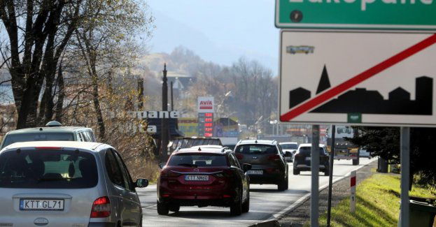 Wyższe stawki za parkowanie dla przyjezdnych; mieszkańcy płacą tyle samo