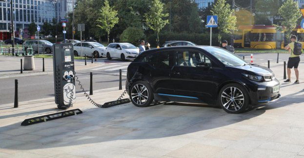Nowy program dopłat do używanych elektryków jesienią br.