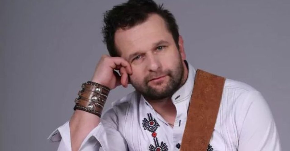 zdjęcie: Paweł Gołecki z zespołem / kupbilecik24.pl / Paweł Gołecki z zespołem