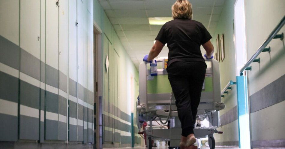 zdjęcie: NFZ otrzymał dodatkowe 320 mln zł dotacji z Ministerstwa Zdrowia / Warszawa, 24.01.2025. Dziecięcy Szpital Kliniczny UCK WUM w Warszawie gdzie, 24 bm. odbyła się konferencja prasowa z okazji Ogólnopolskiego Dnia Transplantacji. (aldg) PAP/Leszek Szymański