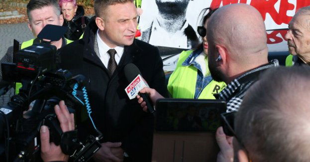 Gorzowska prokuratura okręgowa stawia kolejne zarzuty Bąkiewiczowi