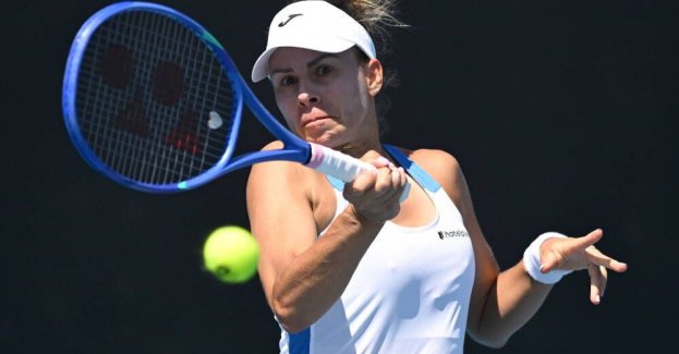 Turniej WTA w Abu Zabi - Linette w trzeciej rundzie po kreczu Pawluczenkowej