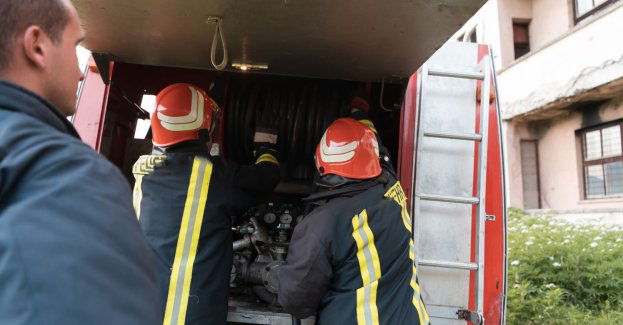 Strażacy i wojsko prowadzą ewakuację ZOL-u w Paczkowie