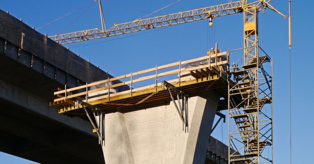 Przez pożar dźwigu koło Poznania zablokowana A2 w kierunku Świecka