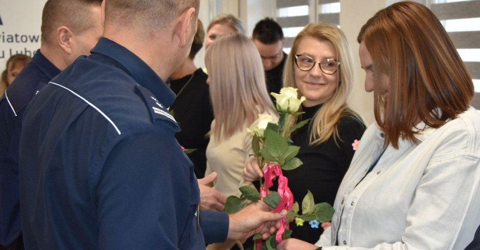 zdjęcie: Dzień Kobiet w opolskiej komendzie policjantki uhonorowane / fot. KPP Opole Lubelskie
