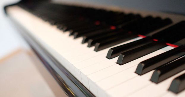 Muzykoterapia może łagodzić objawy depresyjne u osób z demencją