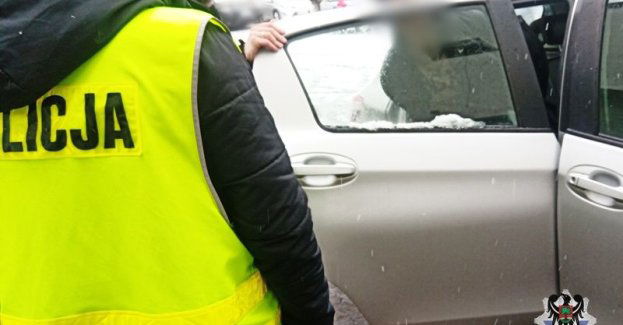 68-latek wpadł na kradzieży sklepowej, kiedy próbował wynieść kapsułki do prania
