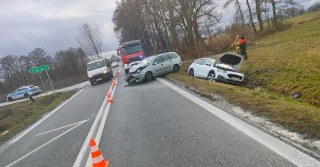 Kierowco-dostosuj prędkość i zachowaj bezpieczny odstęp!