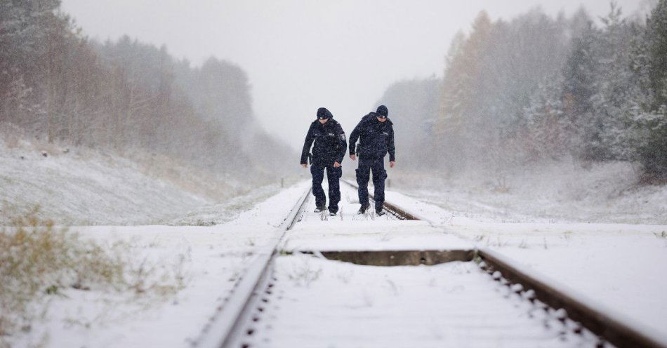 zdjęcie: Bełchatowska policja zwiększa patrole przy torach po incydentach / fot. KPP w Bełchatowie