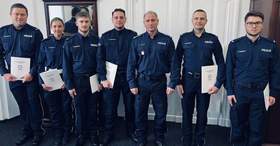zdjęcie: Sześciu policjantów z Koszalina awansowało na sierżantów / fot. KMP w Koszalinie
