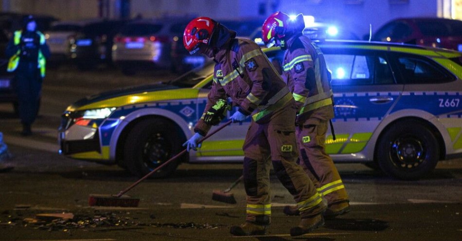 zdjęcie: Warszawa: kierowcy uczestniczący w wypadku na ul. Grochowskiej z zarzutami / Warszawa, 19.01.2026. Wypadek na skrzyżowaniu ulic Grochowskiej i Zamienieckiej w Warszawie, 19 bm. Zderzyły się dwa samochody, jeden wpadł na przejście dla pieszych, gdzie przechodziła kobieta z 5-letnim dzieckiem. Chłopiec nie przeżył. Łącznie rannych zostało sześć osób. (mr) PAP/Marcin Obara
