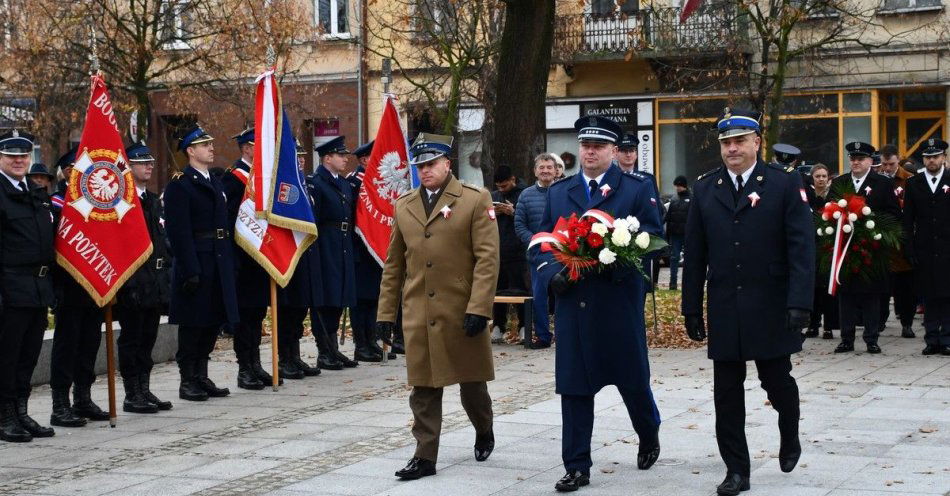 zdjęcie: Policjanci zabezpieczyli obchody Święta Niepodległości w Słupcy / fot. KPP Słupca Policjanci na obchodach Święta Niepodległości 2025 r.