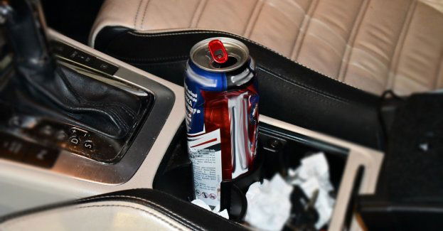 Nietrzeźwy kierowca uszkodził samochód na parkingu, został zatrzymany dzięki reakcji świadków