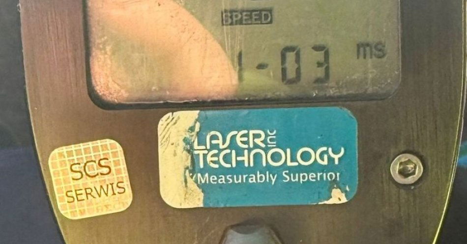 zdjęcie: 72 letni kierowca stracił prawo jazdy za 105 km/h / fot. KPP w Gostyninie