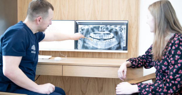 Na czym polega odbudowa uśmiechu w jeden dzień? Poznaj rewolucyjną metodę leczenia implantologicznego