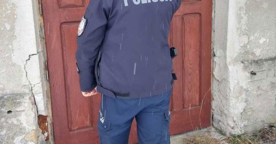 zdjęcie: Policja w Wadowicach kontroluje miejsca schronienia bezdomnych i zwierząt / fot. KMP w Wadowicach