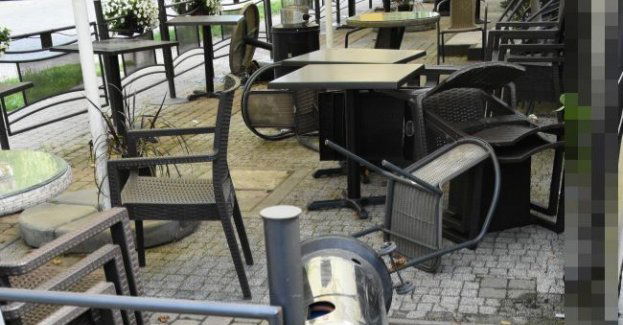Zniszczyli elementy ogródka przy jednej z restauracji w Janowie Lubelskim.