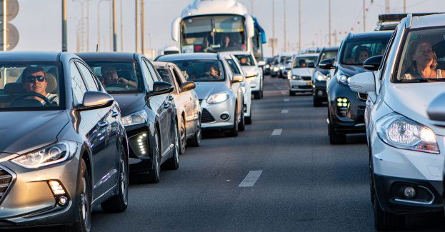 Utrudnienia na autostradzie A4 po zderzeniu trzech pojazdów