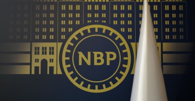 W najbliższych kwartałach inflacja utrzyma się wyraźnie powyżej celu NBP