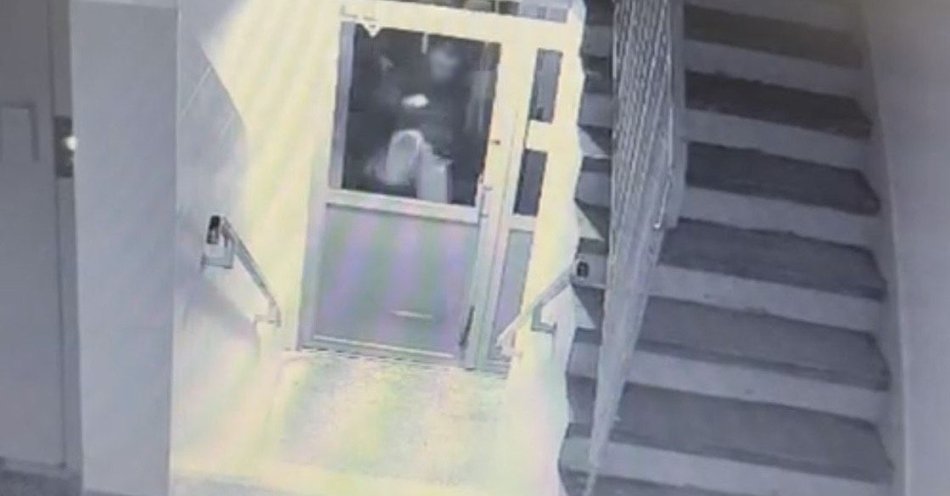 zdjęcie: Osiemnastka skończyła się zarzutami po zniszczeniu drzwi / fot. KPP w Tczewie