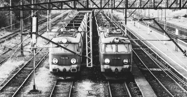 Utrudnienia w kursowaniu pociągów przez uszkodzoną sieć trakcyjną na dworcu Wrocław Główny
