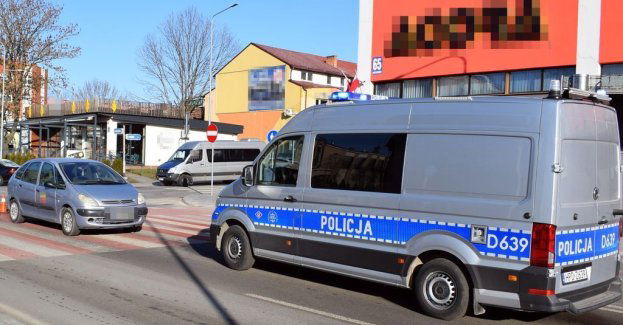 Potrącenie 17-latki na przejęciu dla pieszych