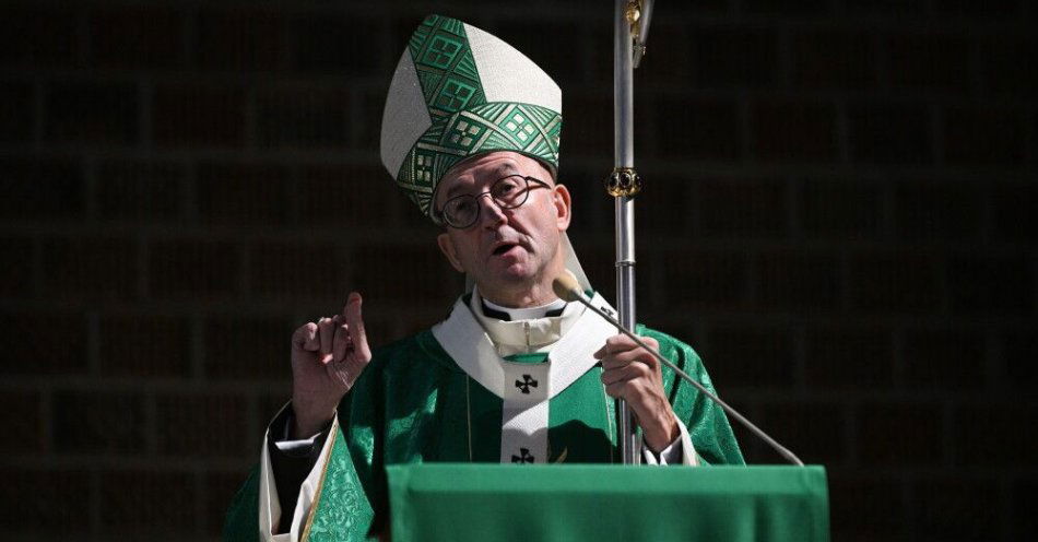 zdjęcie: Abp Adrian Galbas zapowiedział rozpoczęcie synodu w archidiecezji warszawskiej / Warszawa, 16.11.2025. Metropolita warszawski abp Adrian Galbas przewodniczy mszy świętej z okazji Światowego Dnia Ubogich, 16 bm. w stołecznej parafii Wniebowstąpienia Pańskiego. Światowy Dzień Ubogich jest obchodzony w kościele katolickim w XXXIII Niedzielę Zwykłą. (mr) PAP/Marcin Obara