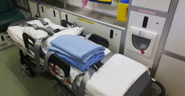Zderzenie trzech aut na drodze krajowej nr 9, dwie osoby trafiły do szpitala