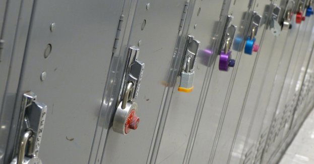 Trener personalny miał włamywać się do szafek w siłowni