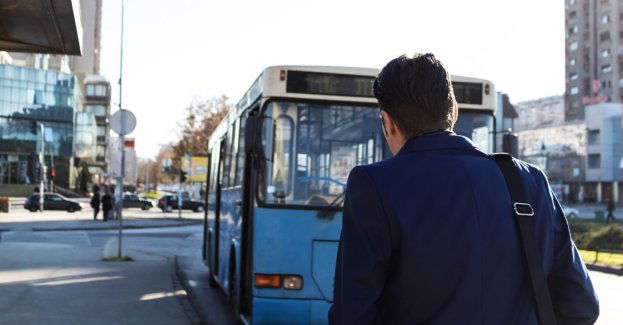 Zarzut usiłowania zabójstwa dla 19-latka, który miał pobić kontrolera biletów
