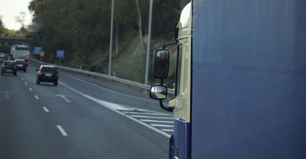 Kierował ciężarówką mając zakaz prowadzenia wszelkich pojazdów