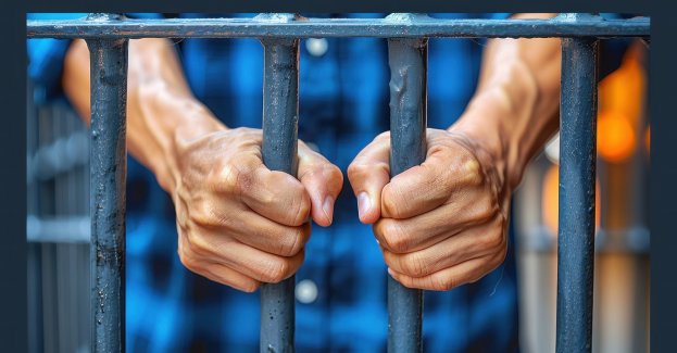 Podejrzany o przestępstwa skarbowe b. komendant główny policji Zbigniew M. opuścił areszt