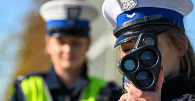 W związku z długim weekendem na drogach więcej policji; będą kontrole prędkości i trzeźwości