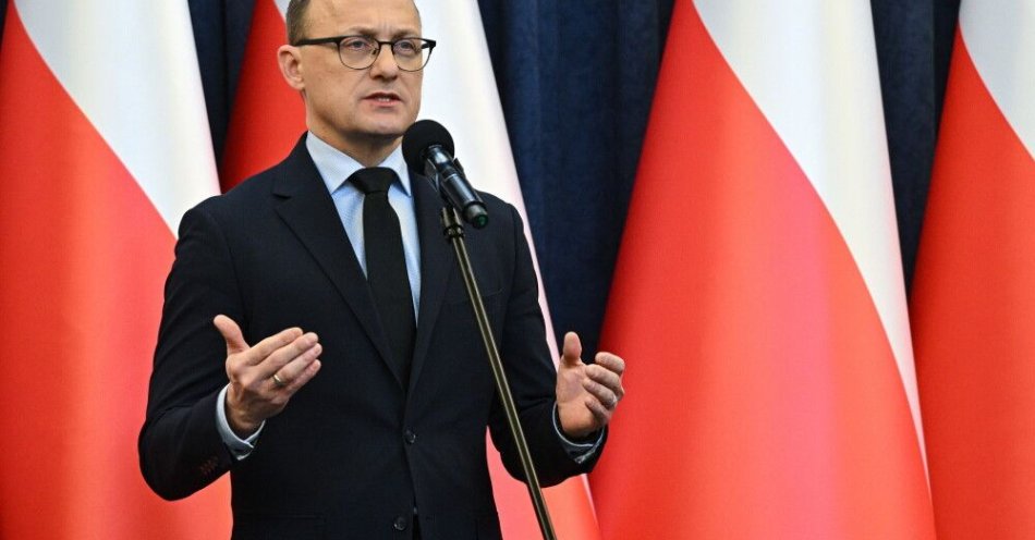 zdjęcie: Rzecznik prezydenta odpowiada Czarzastemu: Nawrocki kilkukrotnie pozytywnie przeszedł procedurę ws. informacji niejawnych / Warszawa, 09.01.2026. Rzecznik prezydenta RP Rafał Leśkiewicz na briefingu prasowym w Pałacu Prezydenckim w Warszawie, 9 bm. Rafał Leśkiewicz podsumował poświęcone kwestiom bezpieczeństwa spotkanie prezydenta Karola Nawrockiego z premierem Donaldem Tuskiem. (amb) PAP/Radek Pietruszka ***Do tego materiału zdjęciowego dostępna jest również depesza w systemie CSI, pt.: Leśkiewicz: prezydent i premier w kwestiach dotyczących bezpieczeństwa mają takie samo zdanie i potwierdzili je podczas piątkowego